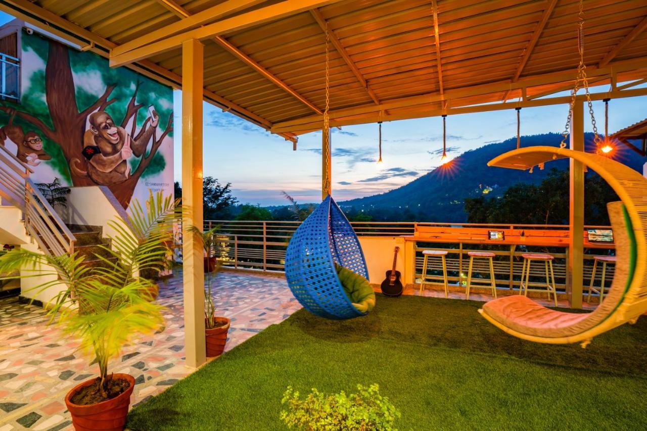 Albergue Zostel Rishikesh, Laxman Jhula Exterior foto